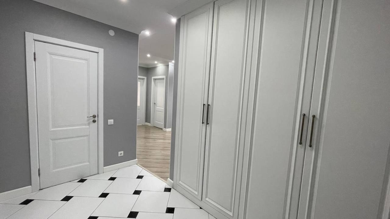 Ernaz Plus Apartments: Sauran-Towers Астана Экстерьер фото
